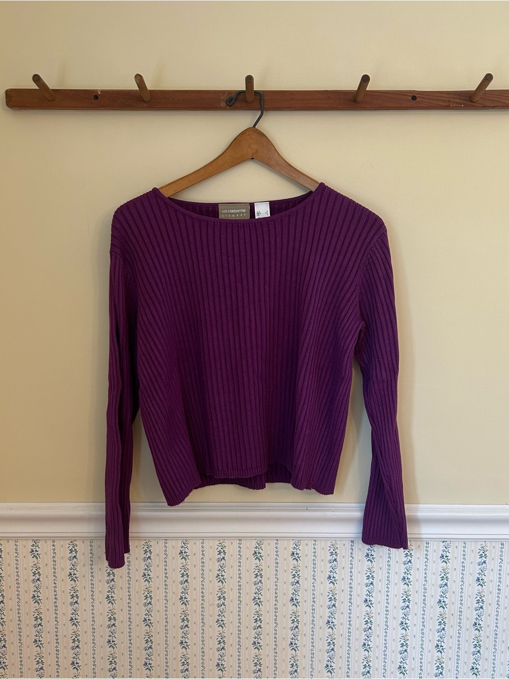 VINTAGE Liz Claiborne Ribbed Cropped Sweater